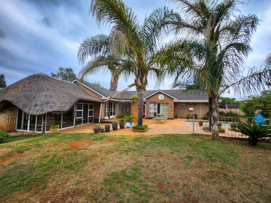 4 Bedroom Property for Sale in Stilfontein Ext 4 North West